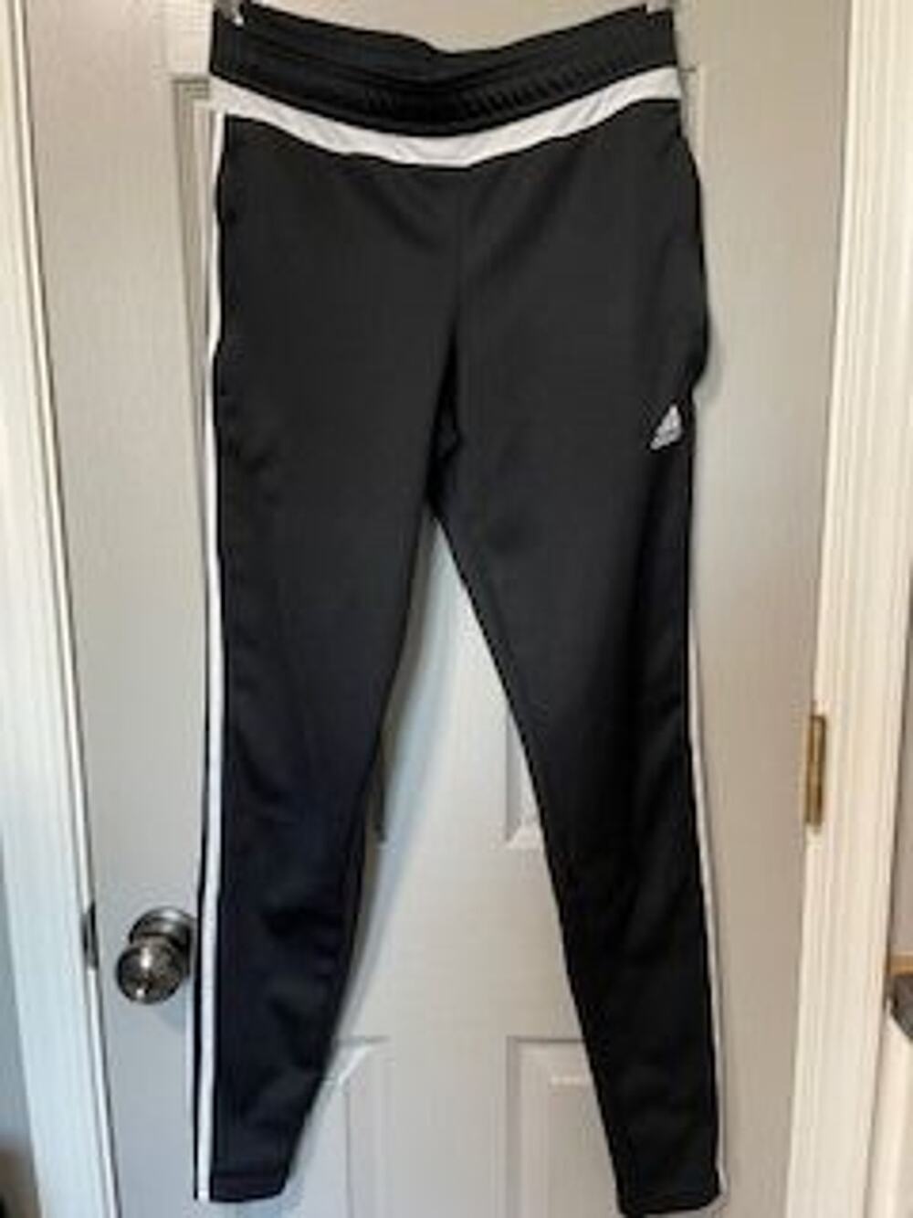 #B993 PRE-LOVED Adidas climacool training pants with 3 stripes size Small